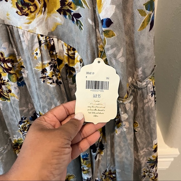 NWT Altar’d State Tunic Top Bell Sleeve Flowy Rodeo Nashville Floral Size Medium - Picture 5 of 5